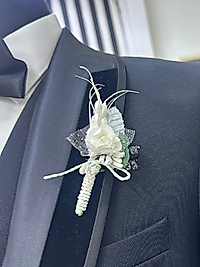 Ürün kod:0040
Stok:150 Adet
Siyah Güller Damat Yaka Çiçeği